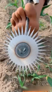 Weeding Artifact Manual Weed Remover Tool Multifunction Gardening Sunflower Hoe Rake Portable Weeding Tools For Lawn Care