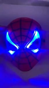 Đồ chơi hóa trang thành Siêu nhân gồm Khiên - Áo choàng - Gậy ánh sáng và Mặt nạ người Nhện cho bé