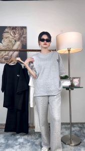 ชุดเซ็ทปั้มลายนูน ชุดเซ็ทสวยๆ เสื้อแขนสั้น+กางเกง สวมใส่สบาย สไตล์เกาหลี ทรงเอวสูง ขาลอย ผ้าทิ้งตัว ชุดเชท แฟชั่น TZ91