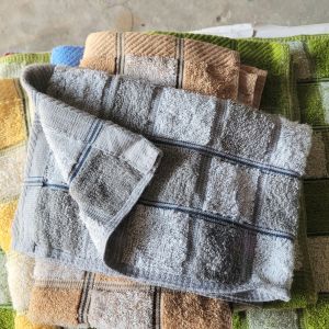 Khăn rửa mặt kẻ ô 30x 45cm