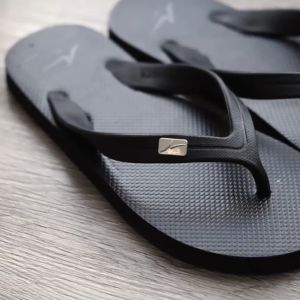 Ando Official Sandal Jepit Hawaii Lucky Pria Dewasa - Hitam/Hitam