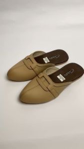 WINTERCOLLECT SANDAL SEPATU WANITA CORLIS TUTONG BUSTONG KARET KULIT MOTIF GESPER WARNA CREAM
