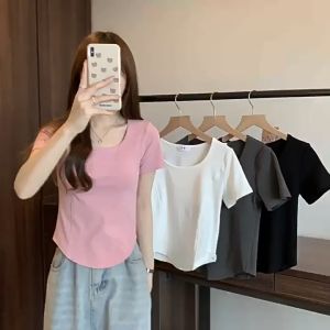 EIzXTzhE เสื้อคอเหลี่ยมครอปคอเหลี่ยมไตล์เกาหลี เสื้อแขนสั้นผญ สีพื้น ทรงเข้ารูป  สไตล์ลำลอง ผ้านิ่มสวมใส่สบายพร้อมส่ง