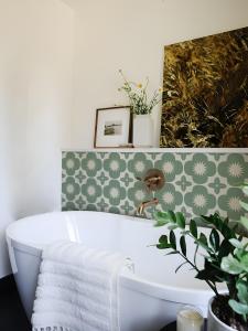 Retro Style Kitchen Wall Decals Waterproof Tile Stickers Geometry Decorative Thick PVC Self Adhesive Home Decor Accessories