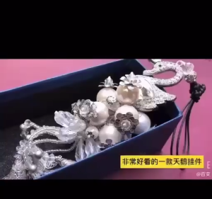 Premium Dream Catcher Hiasan Dekorasi Interior Mobil/Liontin Angsa Diamond Kristal Pajangan Kaca Spion Mobil Elegan