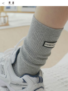 สีเทา ฤดูใบไม้ร่วง ฤดูหนาว ผู้หญิง ถุงเท้าถึงกลางน่อง ถุงเท้า สีดำ สีขาว ผ้าฝ้าย ป้องกันกลิ่นกีฬาบุคลิกภาพป้ายผ้าถุงเท้ายาว