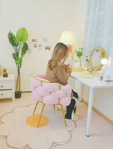 เก้าอี้ เก้าอี้โซฟา เก้าอี้โต๊ะเครื่องแป้ง ดีไซน์สวย ขาเหล็กสีทองอย่างดี ดูสวยหรูมีไสตล์ รับน้ำหนัก 120 kg มี 3 สี