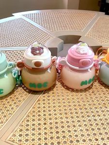 🔥Msia Stock🔥Cartoon water cup straw cup large-capacity pot belly cup students can slung the kettle water bottle 超可爱大肚杯 熊熊杯