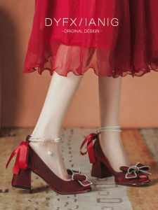 รองเท้าส้นสูงสีแดง ผู้หญิง 2024 ใหม่ Qipao Show งานแต่งงาน เดรส รอบหัวส้นหนา Mary Jane รองเท้าหมั้นรองเท้าเจ้าสาว