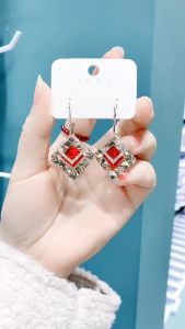 Bông tai xi mạ bạc 925 hình thoi pha lê cá tính theo xu hướng thời trang Hàn Quốc