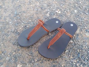 รองเท้าแตะหนังแท้ แบบพื้นบาง