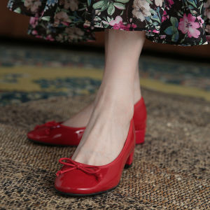 Ultra-Soft Comfortable Womens Ballet Flats Real Leather Medium Heel Gentle Butterfly Knot Driving Shoes New Style Casual Fashion