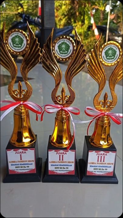 Trophy Piala Lomba Juara 1 2 3 Set Free Desain Stiker + Hiasan Pita
