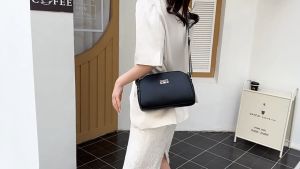 1563 ( READY STOCK ) PU SLING BAG EU FASHION HOUSE