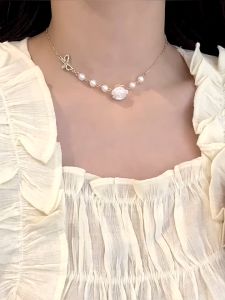 French Vintage Rose Necklace Exquisitely Designed Short Clavicle Chain Fashion Accessory