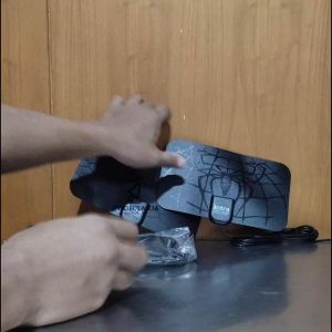 Antena TV Digital Indoor INT-HD16 Diagonal / INT-HD17 Spider Dan Power Supply INT-855 - Hitam Original SNI