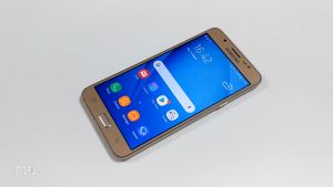 Samsung Galaxy J7 (2016) J710F 5.5Inches 2GB RAM 16GB ROM 13MP Camera LTE Dual SIM Unlocked Android Cellphone