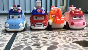 Payoe mainan mobil mobilan anak bayi polisi ambulans truk