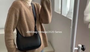 Minimalist PU Leather Plain Boxy Crossbody Hobo Bag