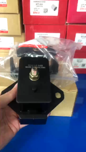 CAO SU CHÂN MÁY TRÁI PHẢI Pajero Pajero Sport Zinger Triton 2006-