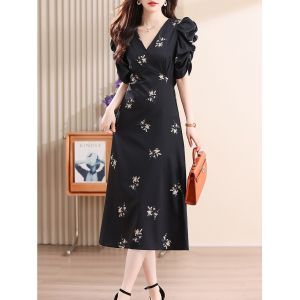 ชุดเดรสยาวคอวีผ้าชีฟองแขนสั้นพิมพ์ลายดอกไม้เข้ารูปแบบย้อนยุคสำหรับผู้หญิงร้านค้าแฟชั่นฤดูร้อน