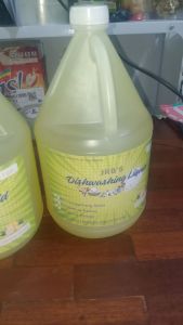 DISHWASHING LIQUID/ 2 VARIANT / CALAMANSI & LEMON SCENT/ MARAMING LAMAN / MAGANDANG PANGTANGGAL NG MGA DUMI AT SEBO SA MHA LINISIN .