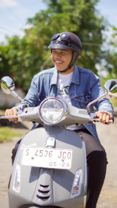 Helm Vespa RetrO Chips Garis Kulit Dewasa