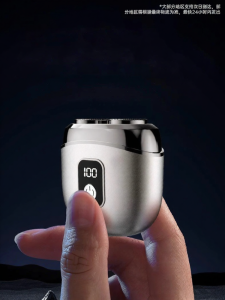 เครื่องโกนไฟฟ้าแบบพกพาสำหรับผู้ชาย 1307B ที่โกนหนวดแบบล้างได้ ดูดซับความชื้นได้ 2 ชุด ใช้งานได้ 90 นาที