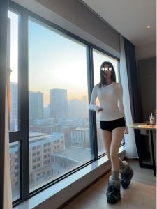 Áo Thun Cổ Tròn Tay Dài Màu Trắng Cổ Điển Cho Nữ Mùa Xuân Thu Đông Ôm Vừa Vặn Áo Lót Bên Trong Áo Trên Cùng