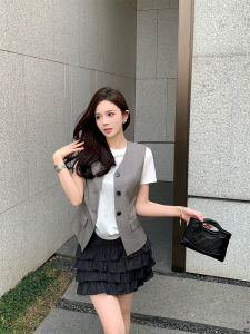 Winter Minimalist V-neck Vest White Short-sleeved T-shirt Lace Hem Skirt Three-piece Set Womens Fashion Ensemble Commute Style