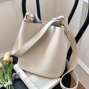 High-End Womens Soft Leather Bucket Bag Shoulder Commuter Fashion Simple Stylish Mother-Child Handbag PU Material Magnetic Buckle