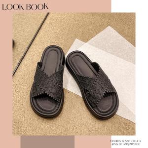 กดสั่งเลย รองเท้าแตะสไตล์บาโอ สำหรับทะเล ด้วยดีไซน์ทรงสวย เรียบง่ายและพื้นหนาที่ออกแบบมาเพื่อสาวๆตัวเล็ก ห้ามพลาดน๊าา