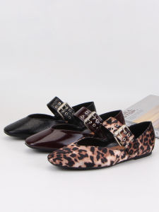 รองเท้าส้นแบนหน้าเหลี่ยมสไตล์ใหม่สำหรับผู้หญิง แฟชั่น ทรงบู๊ท สไตล์บู๊ทแบบลำลอง หัวเข็มขัด พื้นยาง สวมใส่สบาย