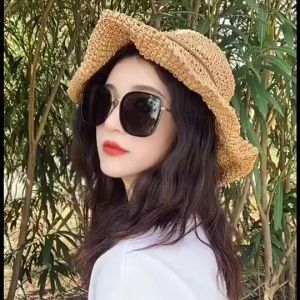 Kacamata Hitam Bingkai Besar & Anti-UV: Melindungi Mata dari Sinar Matahari