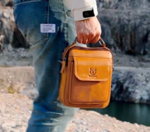 BULLCAPTAIN Head layer cowhide new single shoulder crossbody retro bag for men with multifunctional spine protection and scratch resistance