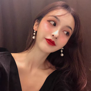 Elegant Pearl Pendant Earrings Women Fashion Cool Sensation Versatile Small Crowd Stylish Drop Earrings Fashion Jewelry