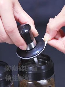 ขวดใส่เครื่องปรุง ขวดใส่เครื่องปรุงอาหาร เหมาะสำหรับใส่เครื่องปรุงต่างๆ เช่น เกลือ น้ำตาล ผงชูรส ข้าวคั่ว หรือเครื่องปรุงอื่นๆ ในห้องครัว 300ML พร้อมช้อนตักในตัว ขวดใส่เครื่องปรุงพร้อมช้อน