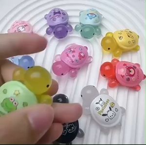 เต่าเรซิ่น การ์ตูนเรซิ่นเต่าเรืองแสง เครื่องประดับพวงกุญแจ สีเต่าพวงกุญแจกระเป๋าจี้ Accessor คละลายคละสี