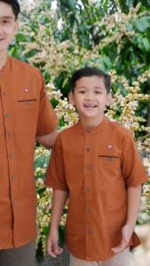 BAJU KOKO COUPLE AYAH DAN ANAK LAKI LAKI ZIDAN KOKO AYAH ANAK BAHAN TEBAL PREMIUM BAJU KOKO MUSLIM PRIA AYAH DAN ANAK LAKI LAKI TERBARU 2025