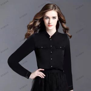 เสื้อเชิ้ตคอตั้งทรงสลิมฟิตสีดำ แขนสั้น ผ้าอะซิเตท แฟชั่นฤดูใบไม้ผลิและฤดูร้อน เสื้อเชิ้ตผู้หญิง ทรงเข้ารูป เสื้อเชิ้ตคอตั้ง