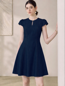Roey s house | Đầm Đen Xanh Denim Elegance Cổ Tròn Tay Loe Ôm Sát