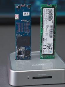 MAIWO dual protocols M2 SSD  Docking Station NVMe Enclosure M.2 SATA Reader and Writer  type C 10Gbps compatible B+M Key and M key with UASP TRIM SSD size 2230 2242 2260 2280 22110