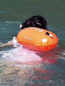 Dry Bag Inflatable Open Swimming Buoy Tow Float with Waist Belt for Boating Rafting Swimming Bucket Water Sport Safety Bag