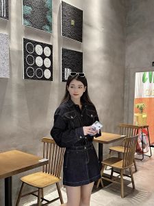 ชุดเดรสยีนส์สีน้ำเงินเข้มสไตล์วินเทจ กระโปรงทรงเอเอวสูง แขนยาว ทรงเข้ารูป ผ้าฝ้าย ความหนาปกติ ฤดูใบไม้ผลิและฤดูใบไม้ร่วง