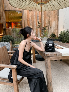 ชุดสองชิ้นแฟชั่นสไตล์ฝรั่งเศส ชุดเดรสคอวีแขนกุดลายดอกไม้สีเข้ม ชุดกางเกงขายาวหลวมๆ ชุดเดรสฤดูร้อนสำหรับผู้หญิง