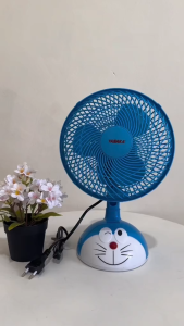 Kipas Angin Meja Motif Karakter Lucu8 Inch Dinding Desk Fan Mini Wall Fan Gantung Tembok - Doraemon - Hello Kitty - Kumbang