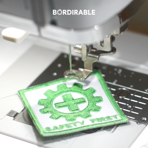 Badge Bordir / Patch Bordir / Emblem Bordir Safety First Kotak Hijau Putih 5 x 5 cm