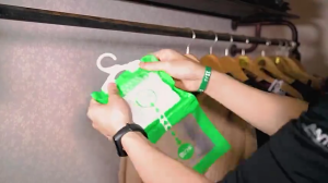 Hanging Desiccant Dehumidifier Dry Bag Moisture Absorption Deodorizer for Wardrobe Bedroom