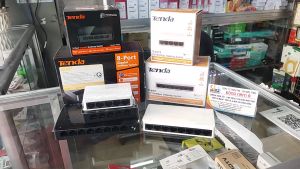 Switch Tenda 8 port 10/100 - S108