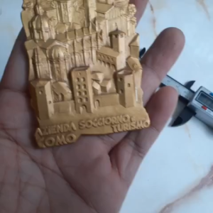 Miếng kim loại kỷ niệm chương đúc nổi mạ vàng sưu tầm Second hand Nhật